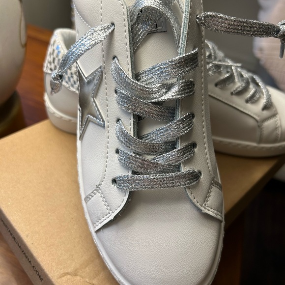 Gorgeous, Vintage Havana sneakers❤️ Get the look for less! - Picture 3 of 5